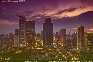美股收高，拼多多、愛(ài)奇藝跌逾7%，小鵬汽車(chē)跌超9%，嗶哩嗶哩大跌14%
